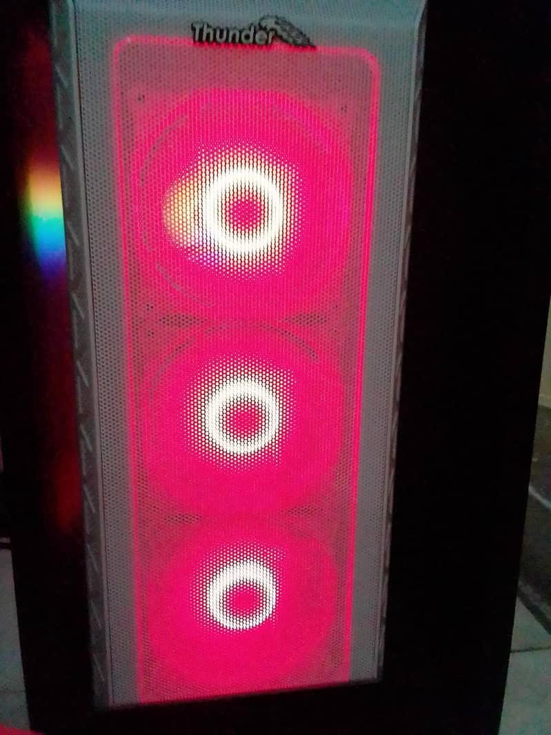 Gaming PC and Setup 18