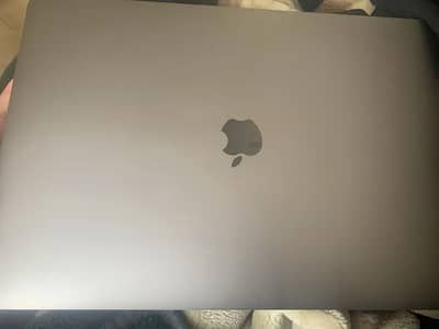 Macbook pro 2018 late 15’’ inch
