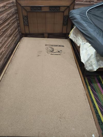 2 wooden single bed without matttess