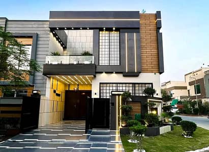 5 Marla Luxury House is Available for Rent in Bahria Town Lahore