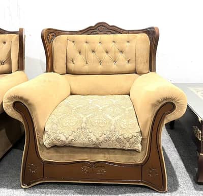 Luxury 5-Seater Tufted Sofa Set for Sale (Peshawar Nasirbagh Road)