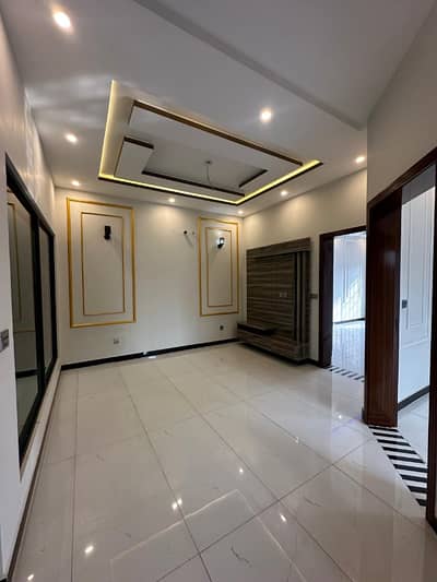 10 Marla Brand New House For Sale In Lake City Sector M5