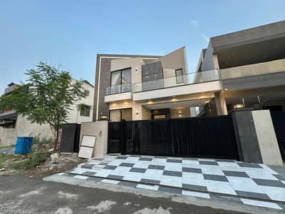 10 Marla Brand New Facing Park House For Sale In Lake City Sector M2a