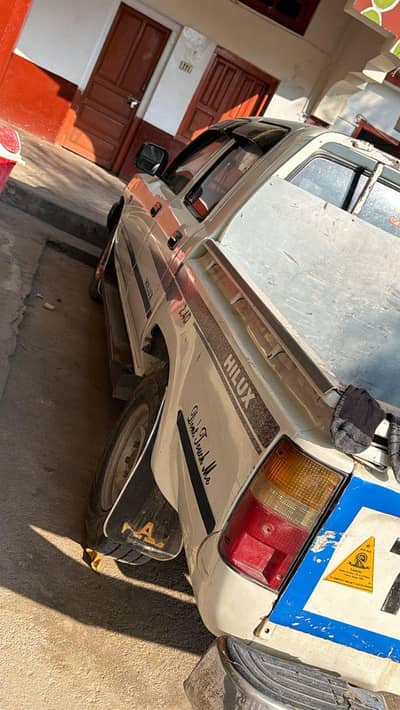 toyota hilux 2.4