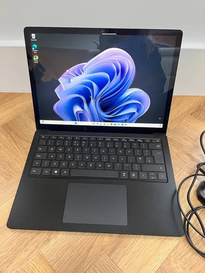 Microsoft Surface Laptop 5 Intel 12th Gen i7, 32GB Ram, 1TB SSD