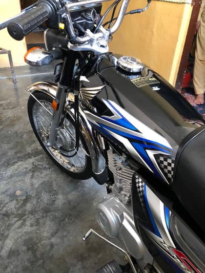 Honda 25 mdl genuine bike all documents clear