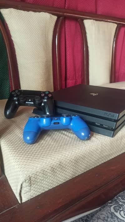 Ps4 pro 1tb jailbreak with 2 controllers