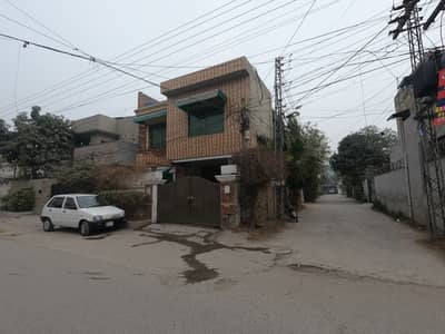 Spacious Corner 6 Marla House Available For sale In Paradise Homes Super Town