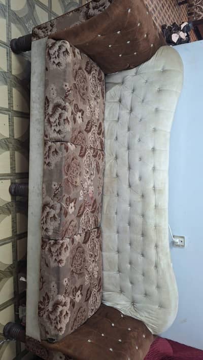 sofa seven seater. l