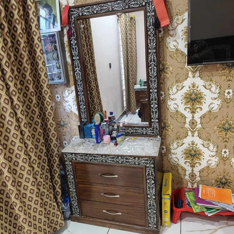 Bed & dressing table 1