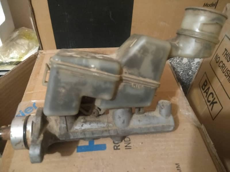 استعمال شدہ   اے سی کنڈینسر.  اور  ریڈی ایٹر. ٹویوٹا ایکوا 16