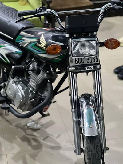 honda 125 2023/4. black