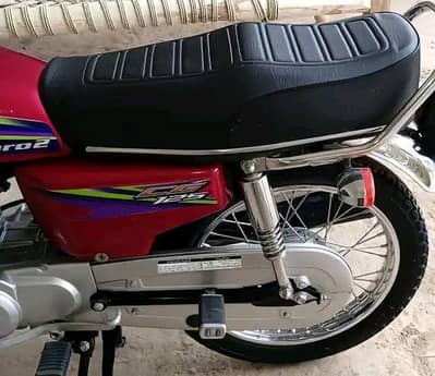 Honda 125    03424166734  call me on phone number
