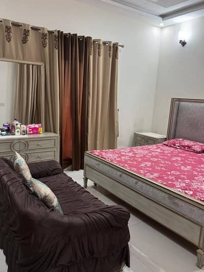 10 MARLA SLIGHTLY USED BEAUTIFUL UPPER PORTION AVAILABLE FOR RENT