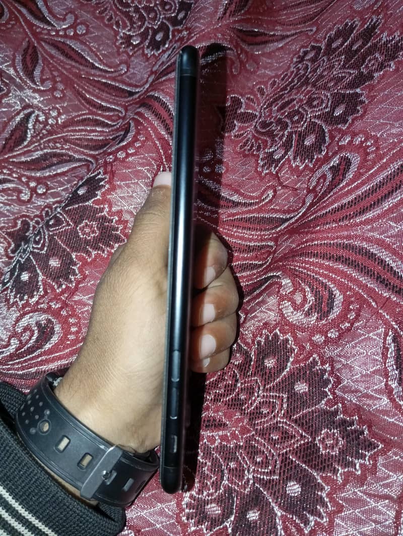 Apple iPhone 7 plus 1