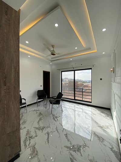 L BLOCK 10 MARLA BRAND NEW UPPER PORTION AVAILABLE FOR RENT