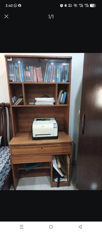 Wooden detachable computer table