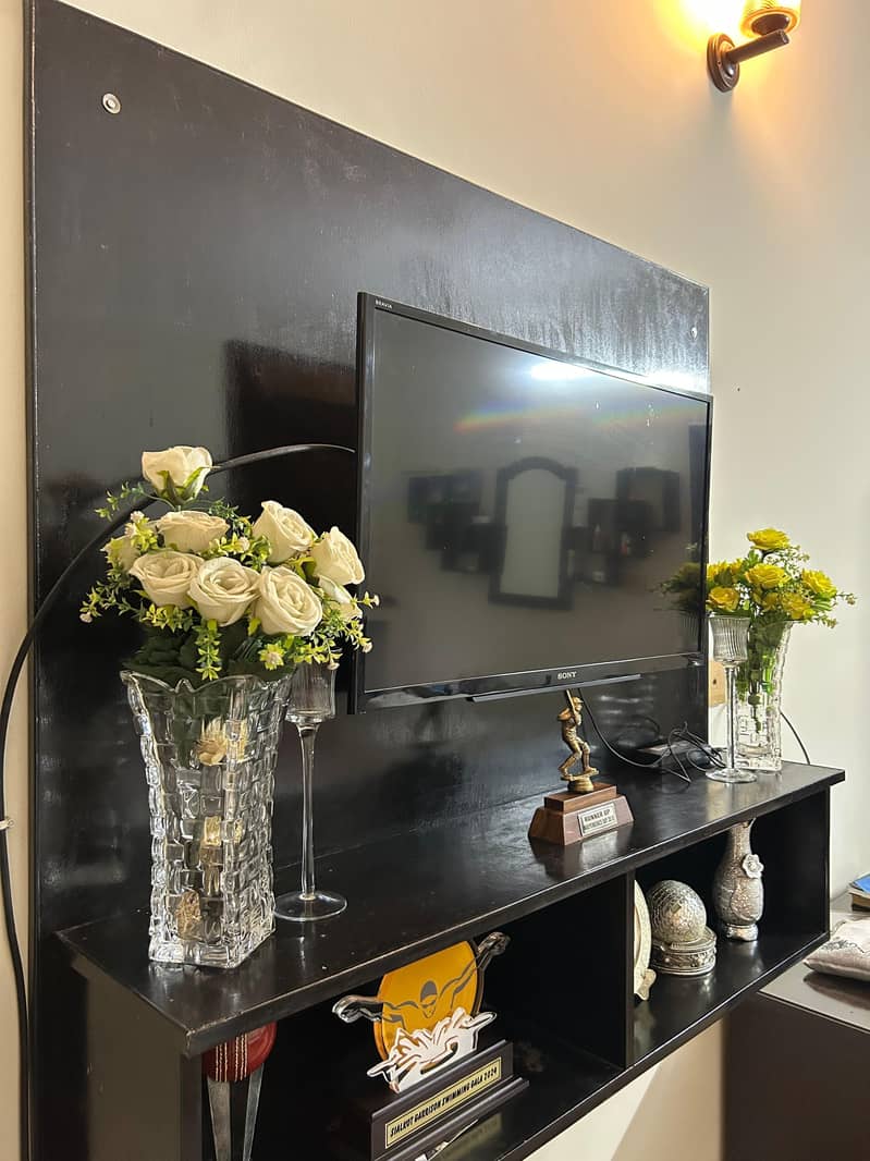 TV Shelf 2