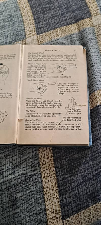 THE TEACH YOURSELF BOOKS KARATE