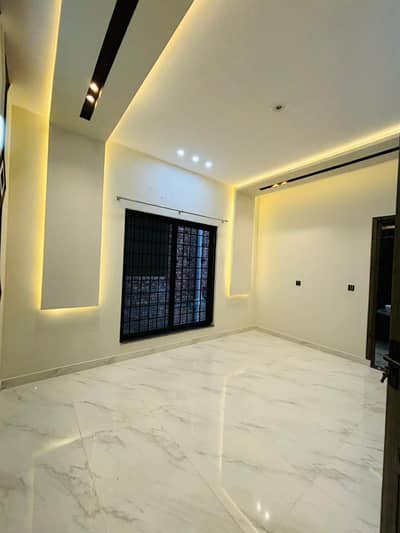 5 MARLA INDEPENDENT   FULL HOUSE FOR RENT