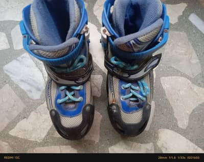 2 pairs of skate shoes for kids in perfect condition.