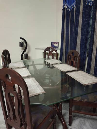 Dining table with 6 chairs