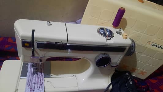 sewing masheen