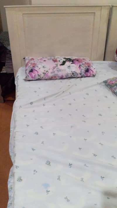 Pure wooden beds for sale