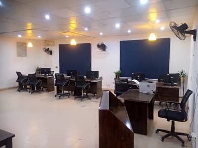 600sqft office available in Johar town