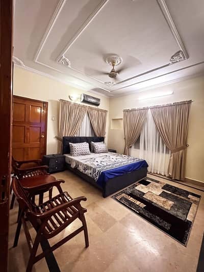 3 Bed 3 Bath Car Parking Separate Meter Separate Gate