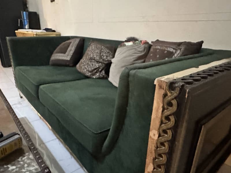 Green velvet sofas 3