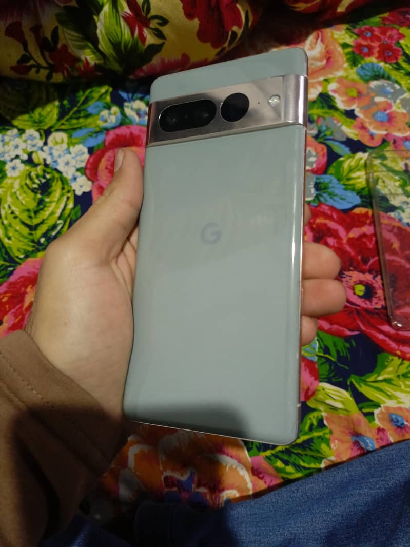 GOOGLE PIXEL 7 PRO 4