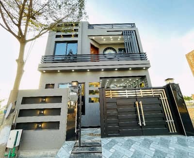 Prime Location 5 Marla House For sale In Rs. 20500000 Only