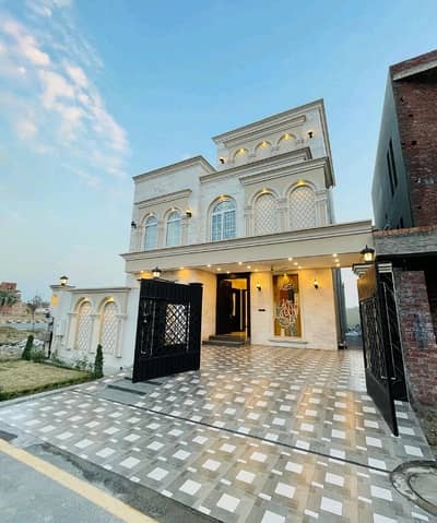 Prime Location Royal Palm City House Sized 10 Marla