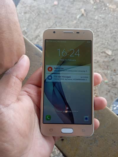 Samsung J5 prime 32 storage