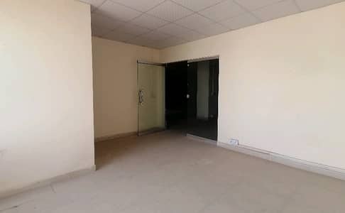 Mm Alam Rod Hot Location Near Tahzeeb Bakery