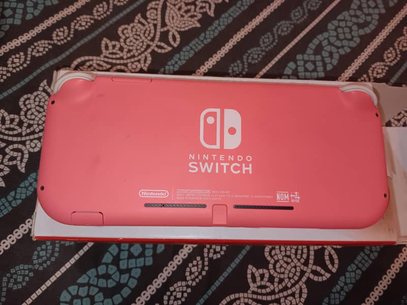 Nintendo Switch light 4