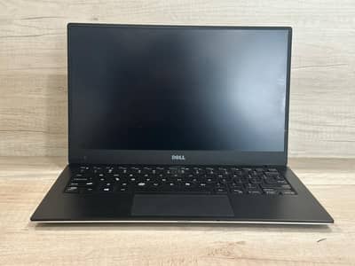 Dell XPS 13 – Intel Core i7 | 8 GB RAM | 256 GB SSD