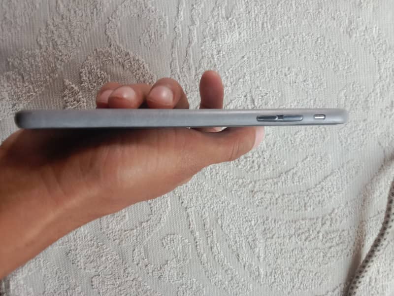 Apple iPhone 7 Plus 4