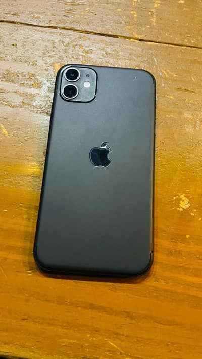 Iphone11 non pta with box charger back cover 10/10condition water pack
