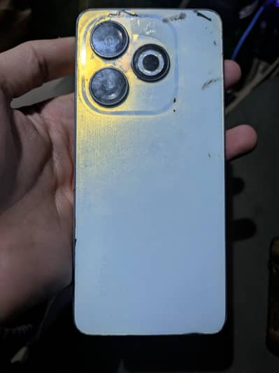 infinix smart 8 dual sim approved just back damage 4/64