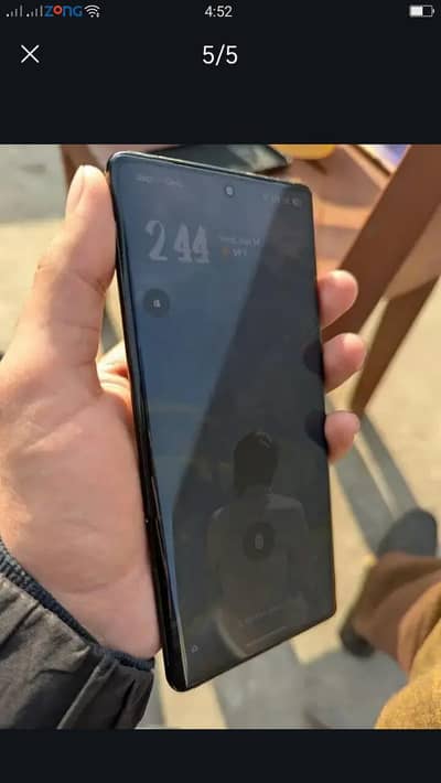 Google Pixel 6 Pro Minot Dot  on Top