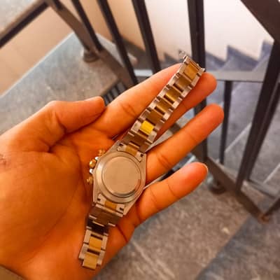 Royles original watch 2004 model                        Damond 27000