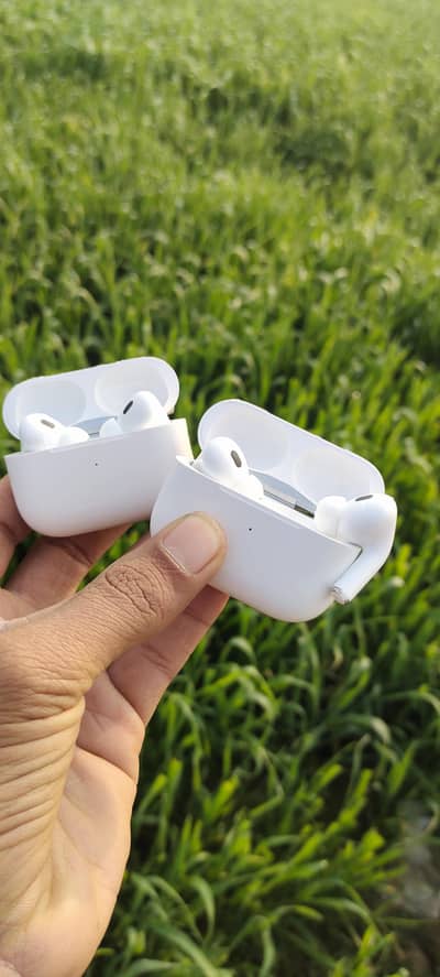 Wireless Bluetooth Airbuds | High Bass & Long Battery Backup