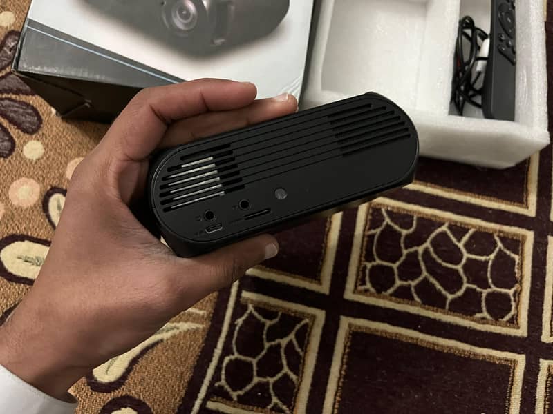 L. E. D mini projector 1