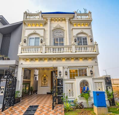 5 MARLA BRAND NEW SPAISH VILLA HOUSE FOR SALE NEAR TO PARK