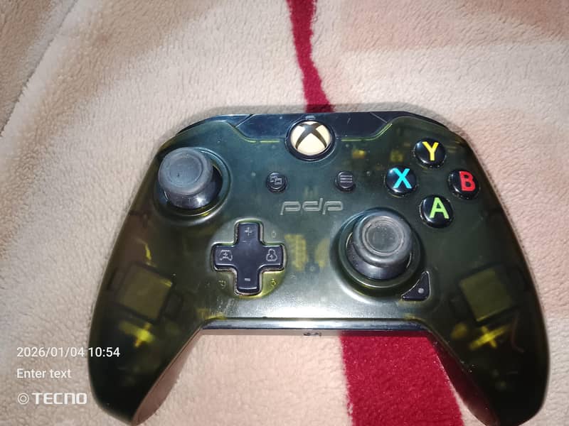 Xbox One controller 0
