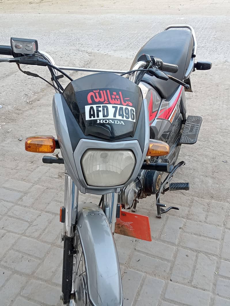 موٹر سائیکل سیل کرنا ہے 0