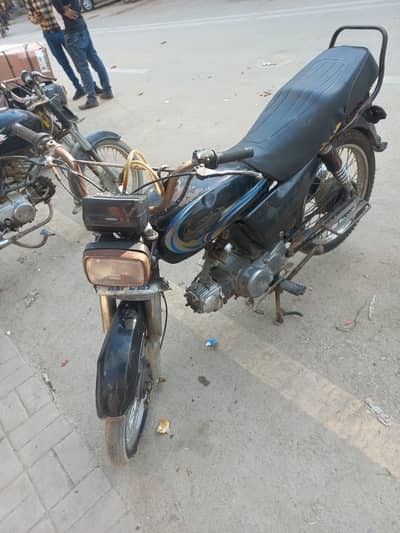 Dhoom CD 70 2010 Model