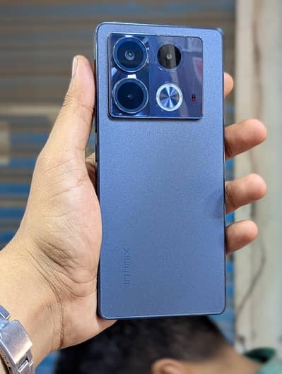 Infinix note 40 with wireless power bank and box